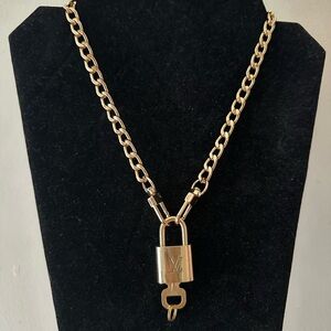 Louis Vuitton SUPER SHINY Lock & Key #305 with chain